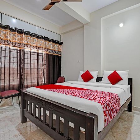 Hotel O Sri Chowdeshwari Boarding And Lodging Tavarikere Extérieur photo