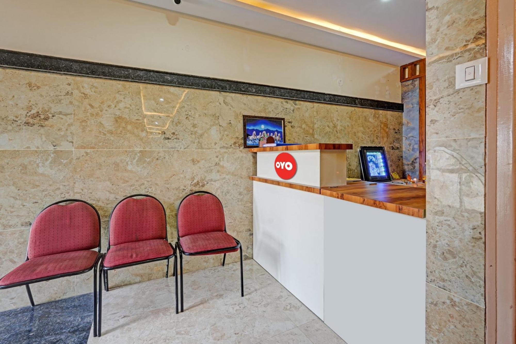 Hotel O Sri Chowdeshwari Boarding And Lodging Tavarikere Extérieur photo